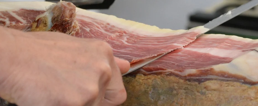 Jamón Ibérico Cebo cortado cuchillo